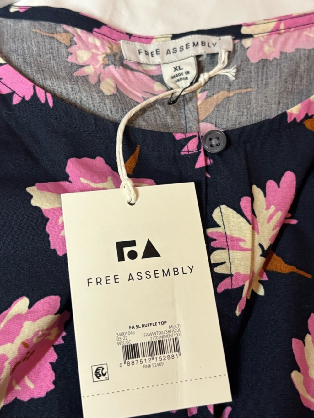 NWT Free Assembly Ruffle Sleeve Floral Blouse in Navy with Pink Flowers, size XL - Picture 3 of 6